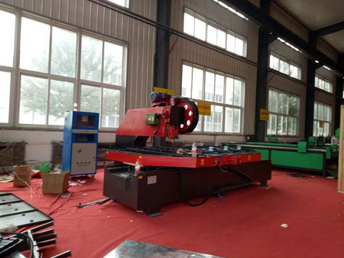 深喉沖床使用案例