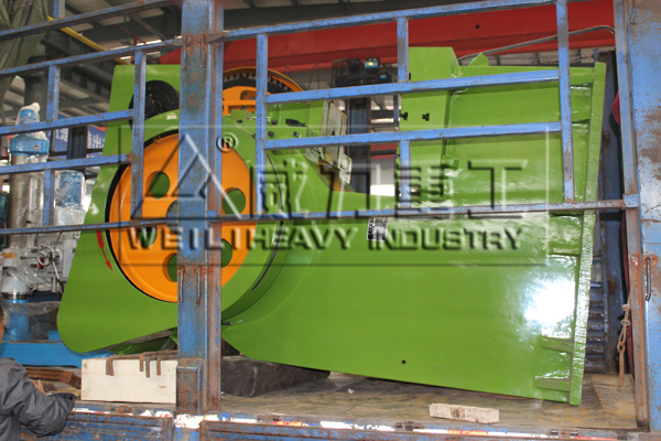 80噸固定臺乘沖床裝車發(fā)貨