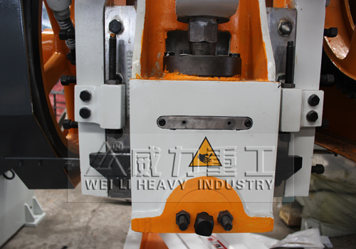 80噸機(jī)械沖床加工細(xì)節(jié)