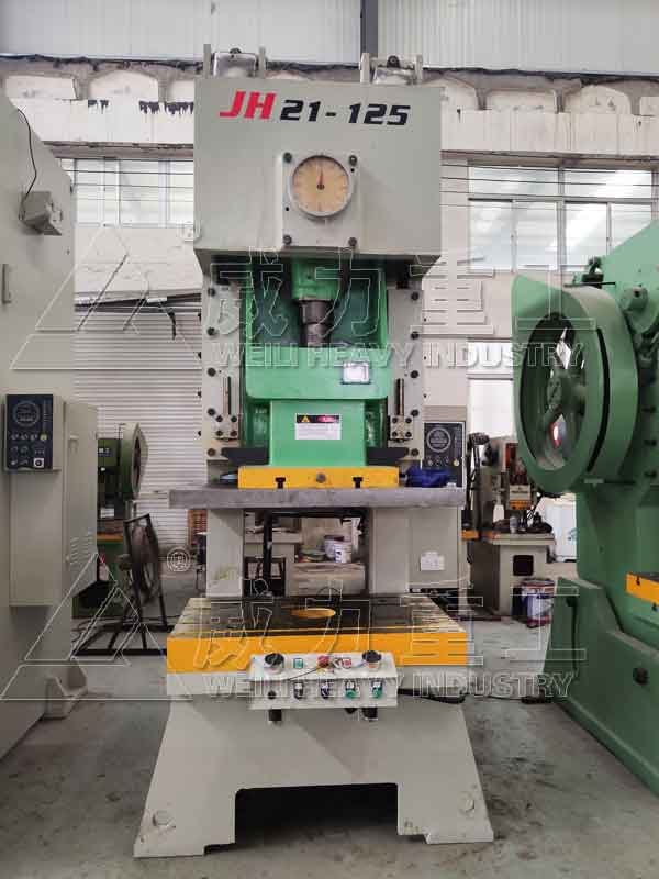 125噸氣動(dòng)沖床廠家生產(chǎn)完成